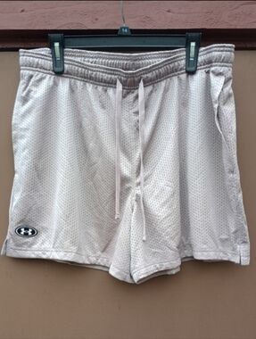 Under Armour Men's Gray Mesh Athletic Shorts